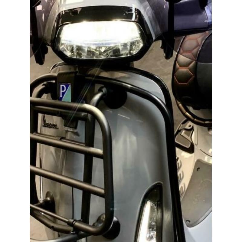 Prachtige VESPA SPRINT 2019 i-get (Nardo Grey !)Helmplicht