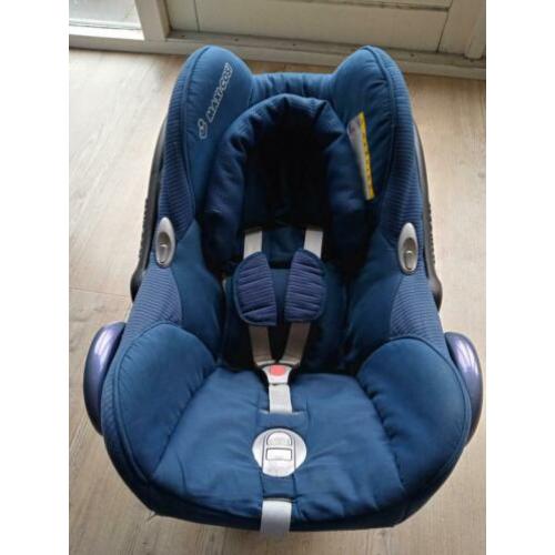 Blauwe Maxi Cosi met zitverkleiner en zonnekap