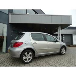 Peugeot 307 2.0-16V XSI (bj 2002)