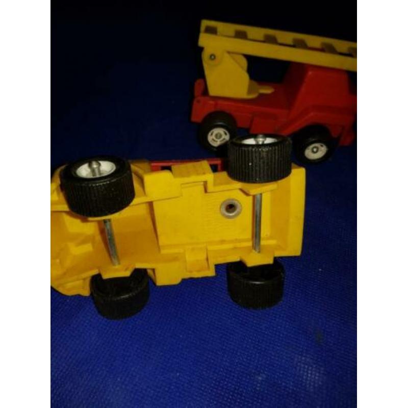 2 vikingplast auto s uit de jaren zeventig