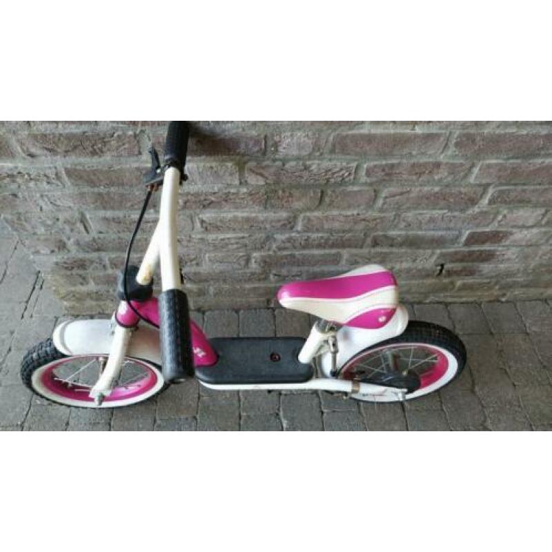 Loopfiets roze wit met verstelbaar zadel en handrem 12 inch