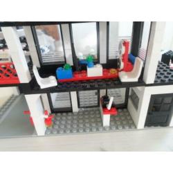 Te koop lego politiebureau.