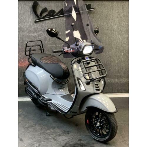 Prachtige VESPA SPRINT 2019 i-get (Nardo Grey !)Helmplicht