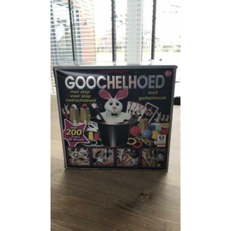 Goocheldoos ‘hanky panky’ compleet
