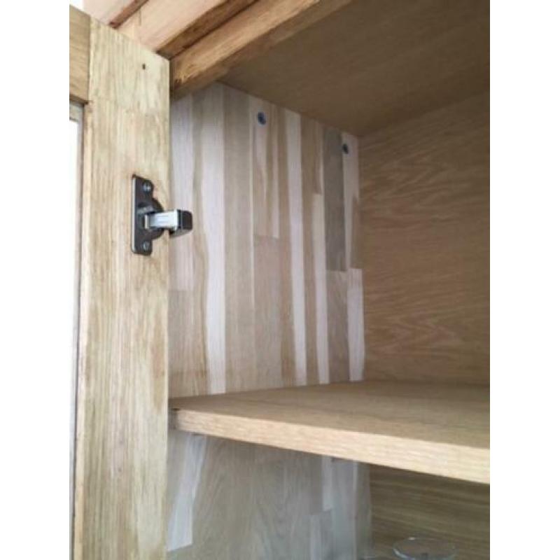lichteiken vitrinekast met glas