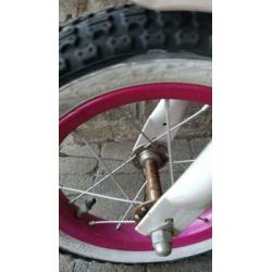 Loopfiets roze wit met verstelbaar zadel en handrem 12 inch
