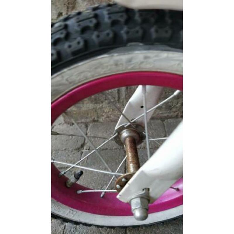 Loopfiets roze wit met verstelbaar zadel en handrem 12 inch