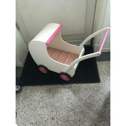 Poppenwagen 2 stuks