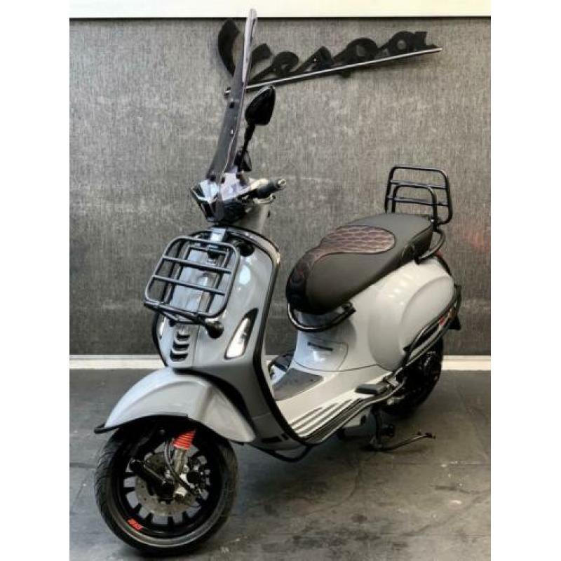 Prachtige VESPA SPRINT 2019 i-get (Nardo Grey !)Helmplicht