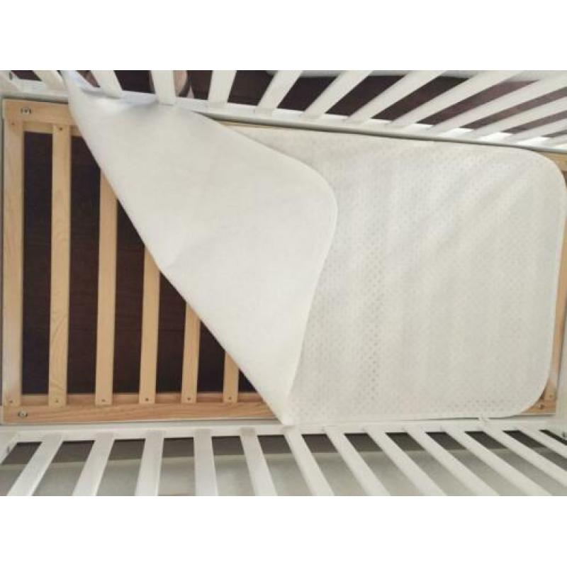 Ledikant hoogglans wit incl aerosleep matras en accessoires