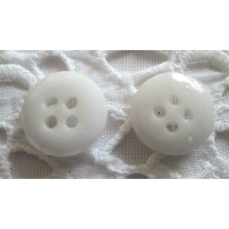 Mooie Vintage Tiny Pie Crust glasknopen nr M1261 wit