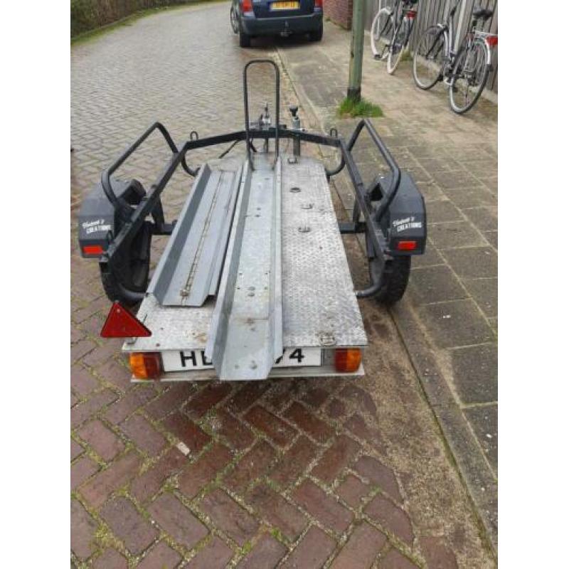 motor aanhanger met rijplank