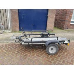 motor aanhanger met rijplank