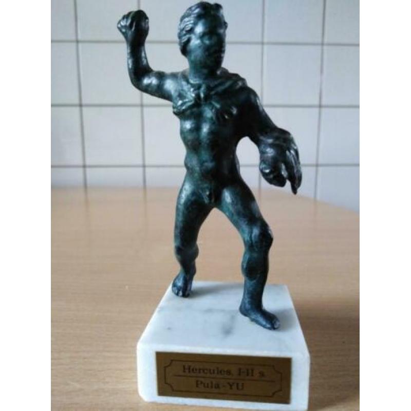 Hercules sculptuur. 110 mm groot.