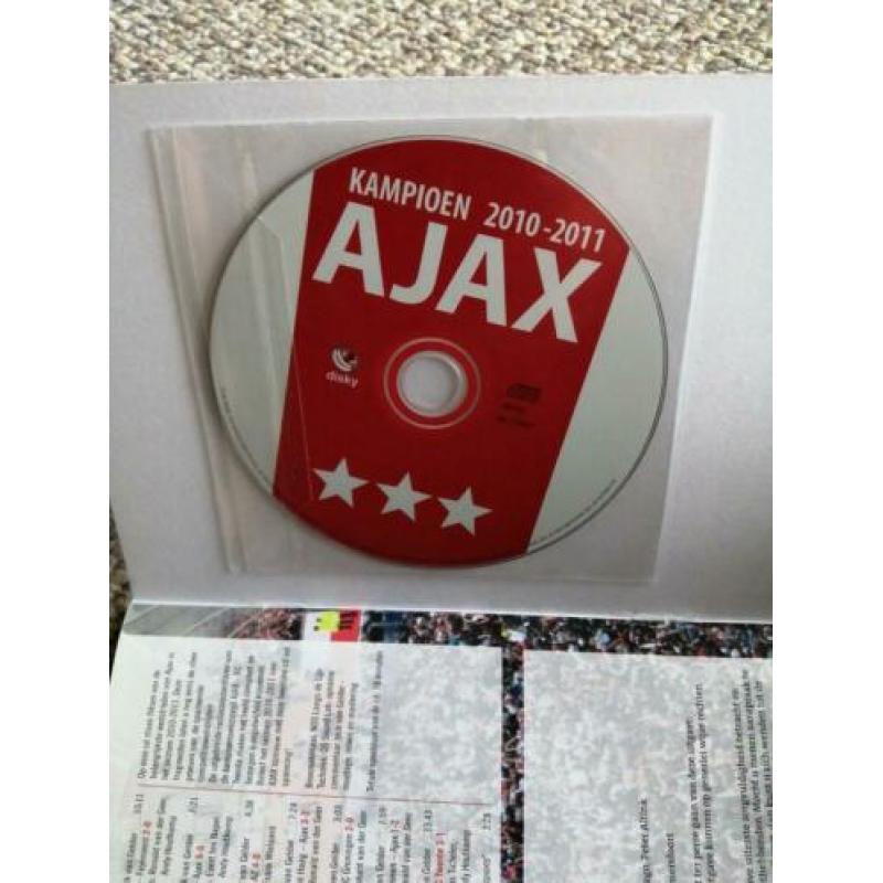 Boekwerk met cd ajax kampioen 2010.2011