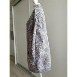 Lekker warm vest in mooie kleur. Maat 40. Nieuw