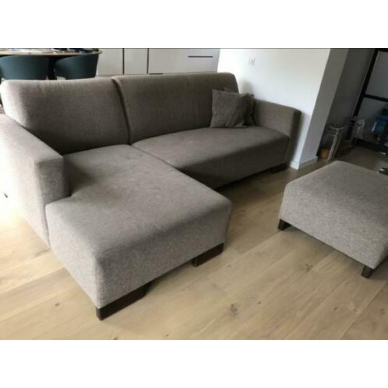 3-zitsbank met hocker