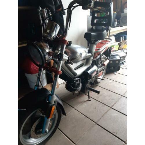 Te koop deze tomos youngster met kenteken.