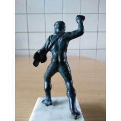 Hercules sculptuur. 110 mm groot.