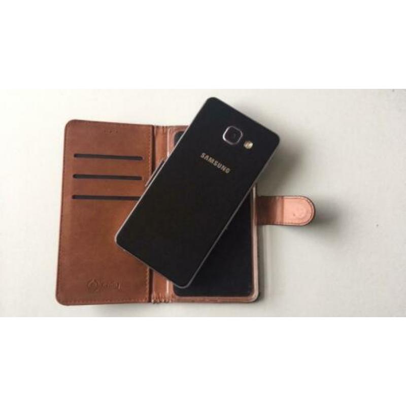 Samsung A5 met leder hoesje