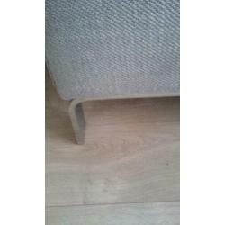 Mooie hocker, lichtgrijs