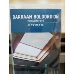 Dakraam rolgordijn verduisterend wit velux