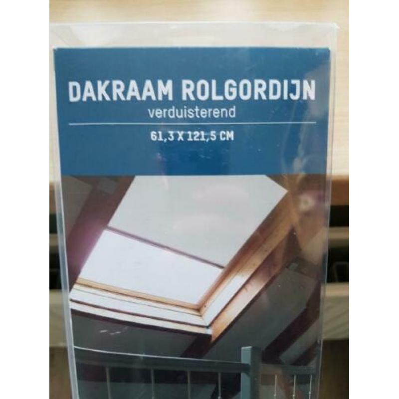 Dakraam rolgordijn verduisterend wit velux