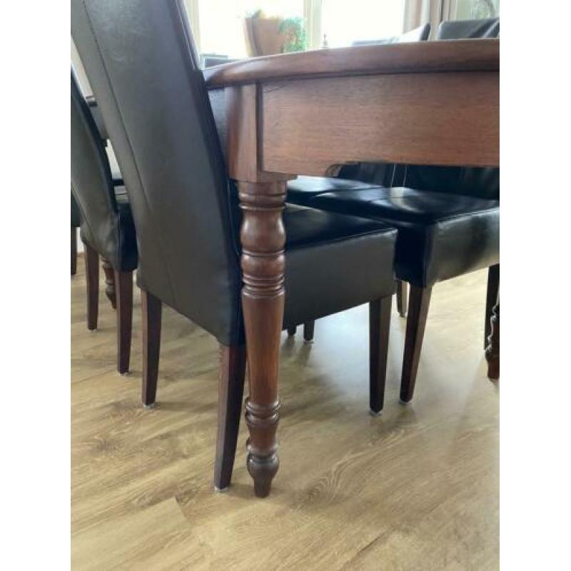 Antieke eettafel met 6 stoelen