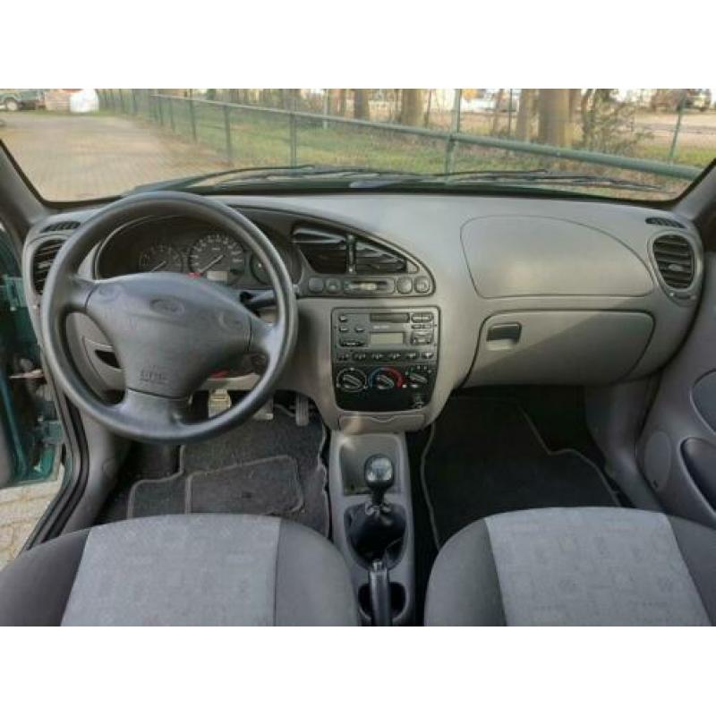 Ford Fiesta 1.25 I 3DR 2000 Groen