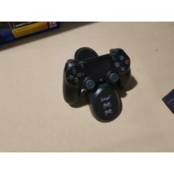 Playstation 4 slim 1tb met accessoires