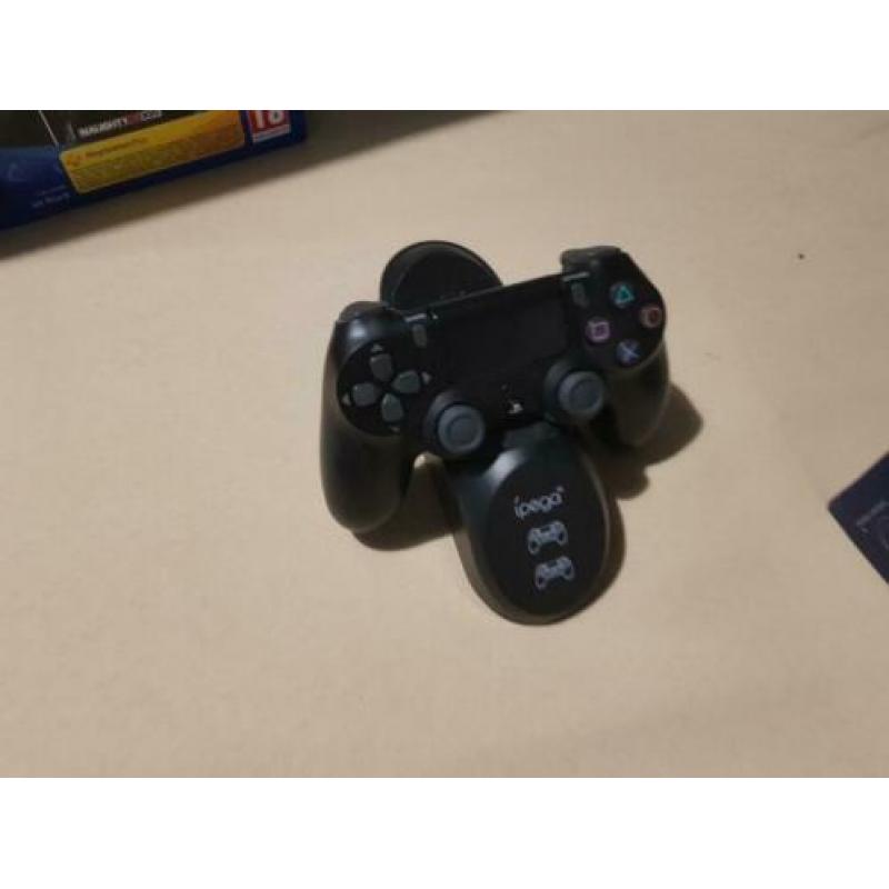 Playstation 4 slim 1tb met accessoires