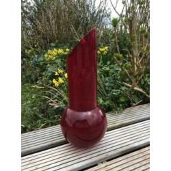 2 handgemaakte rode glazen vazen 48 cm hoog