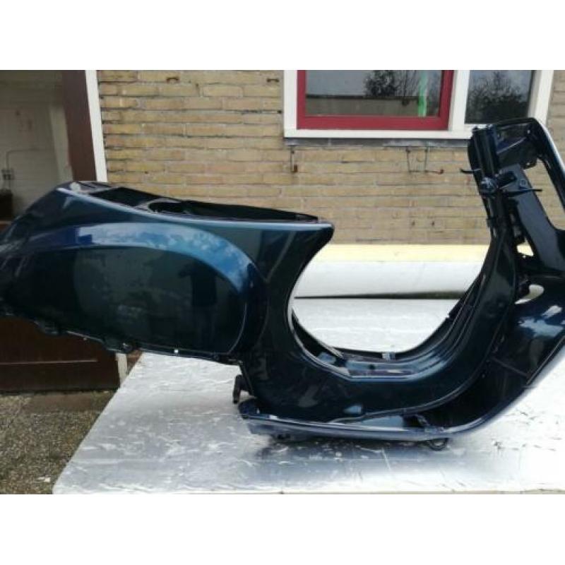 Gespoten vespa lx frame ocean blue metallic/blauw kenteken
