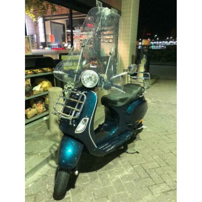 Gespoten vespa lx frame ocean blue metallic/blauw kenteken