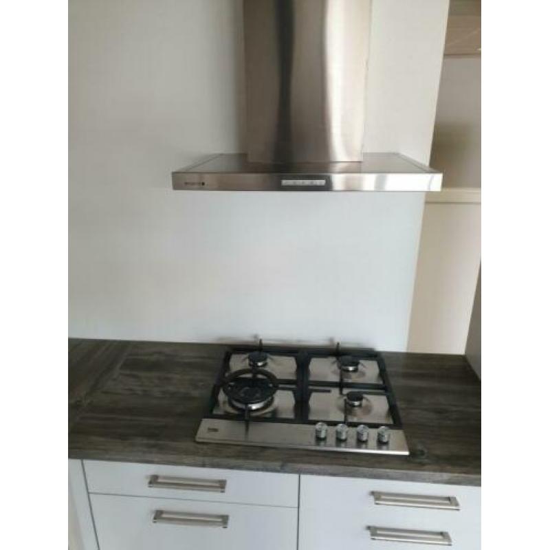INNOVARE KEUKENS: Hoogglans Showroomkeuken COMPLEET !