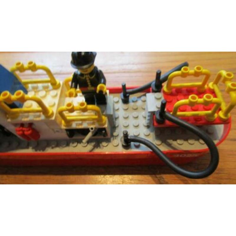 X2 lego brandweerboot 4025 uit 1982