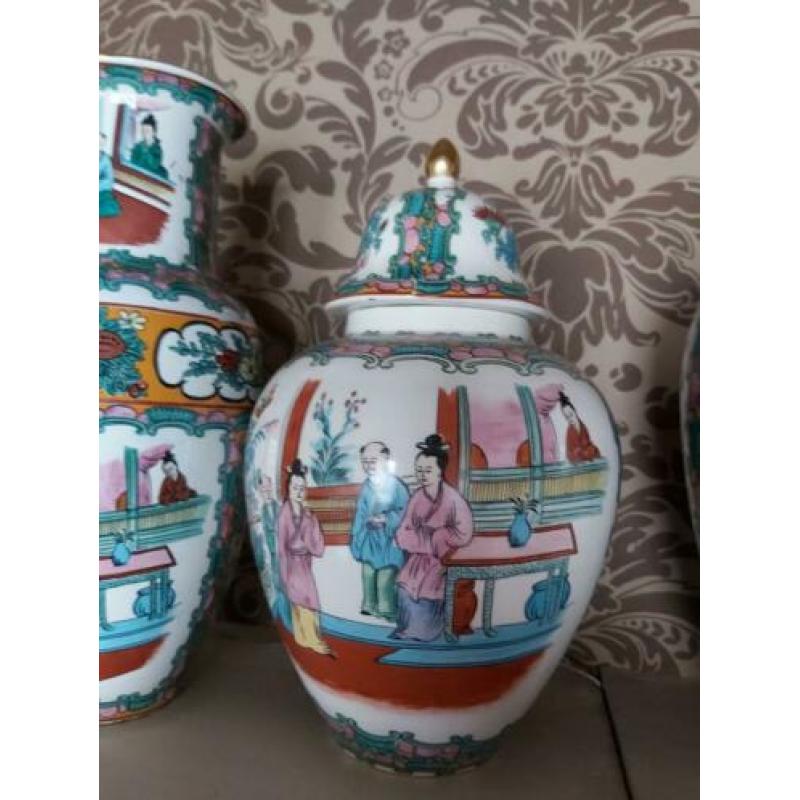 4 Chinese vazen samen voor 25 euro