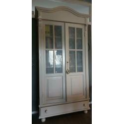 Sfeervolle brocante kast