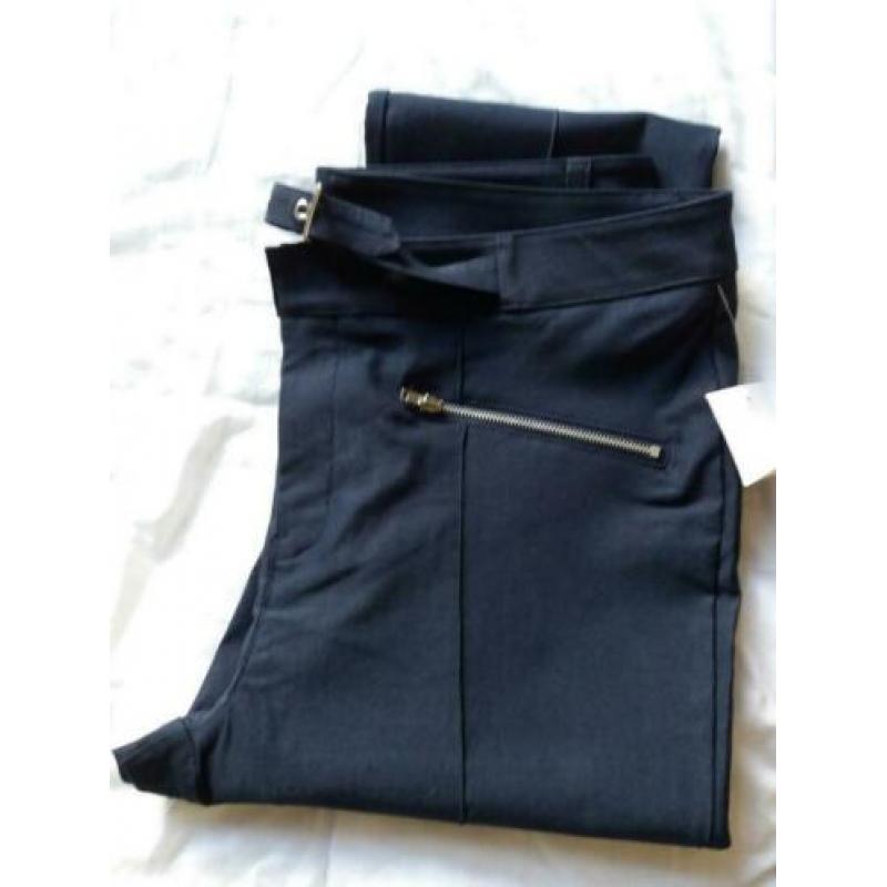 Donker blauwe dames lange broek maat wijdte 42.