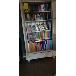 Sfeervolle brocante kast