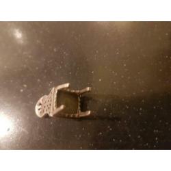 Antiek zilveren miniatuur stoeltje