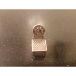 Antiek zilveren miniatuur stoeltje