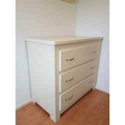 Commode met muurplank