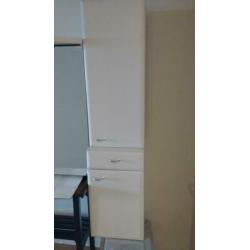 Badkamer kastjes 2x en spiegel