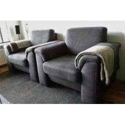 2 fauteuils donkergrijs Alcantara stof - in goede staat