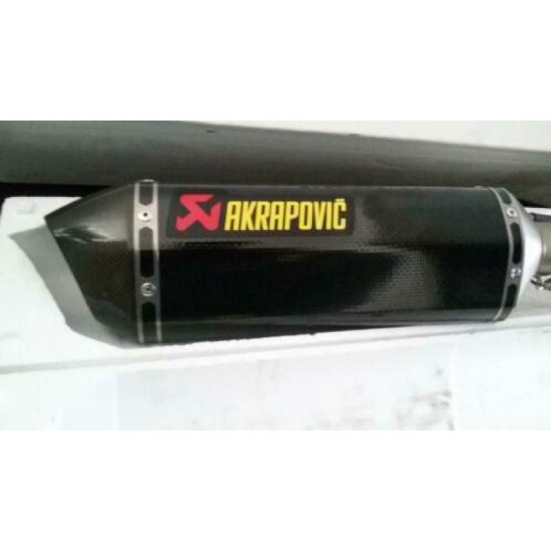 Bijna nieuw akrapovic carbon uitlaat demper ninja 300