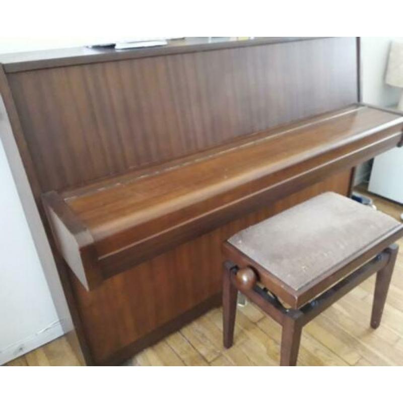 Een Yamaha piano aangeboden!
