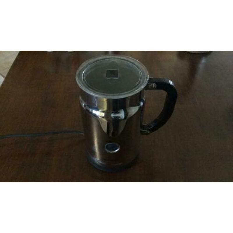 Nespresso Aeroggino koud en warm opschuimer
