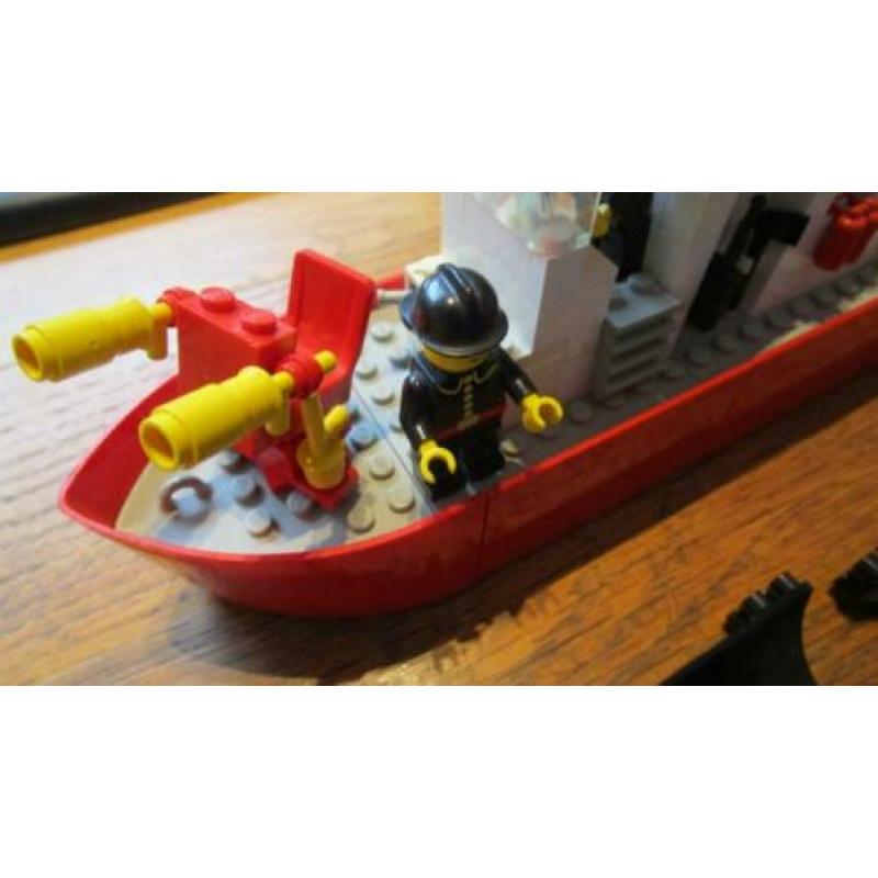 X2 lego brandweerboot 4025 uit 1982