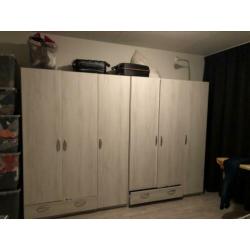 Kledingkast 2 voor 150€! Zsm op te halen